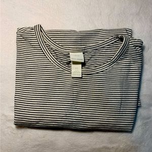 H&M basic stripe T-shirt. size: medium.